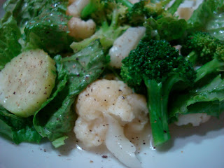 Kale salad with mixed vegetables