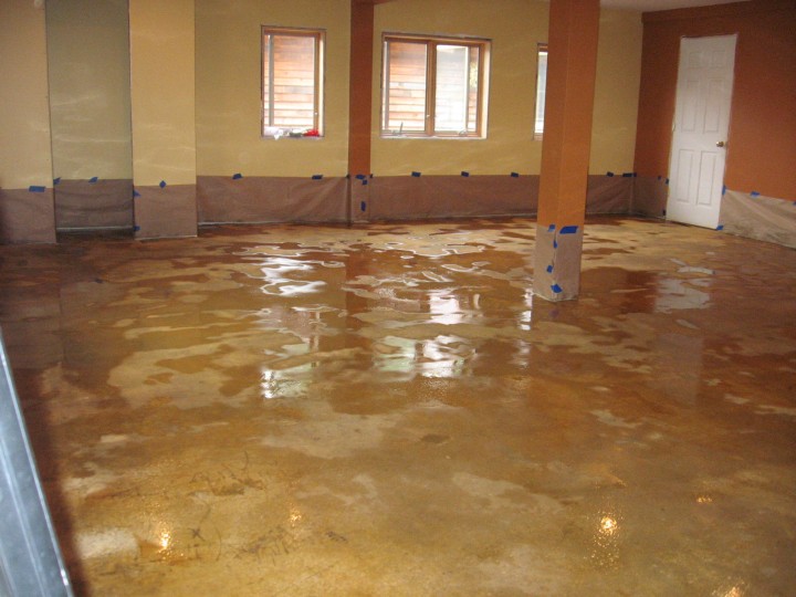 [floor_stain.jpg]