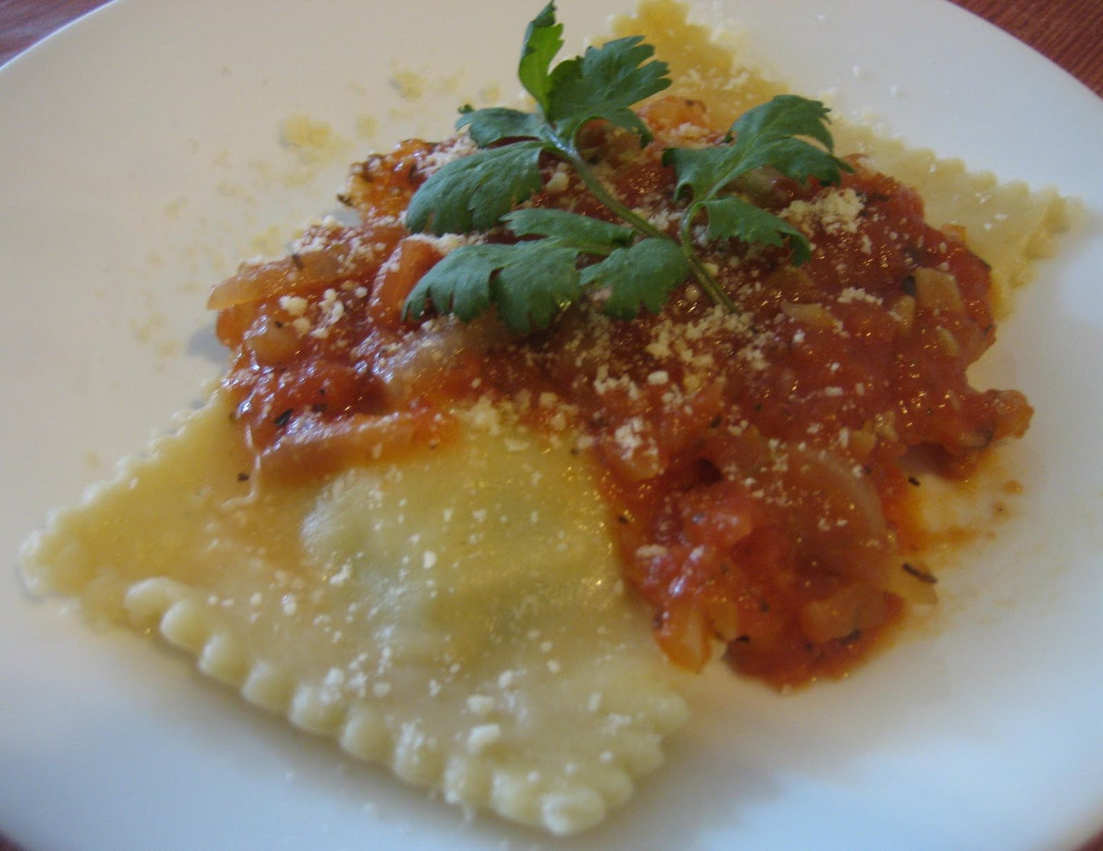 Orekorek'an ku Spinach and Cheese Ravioli السبانخ والجبن رافيول