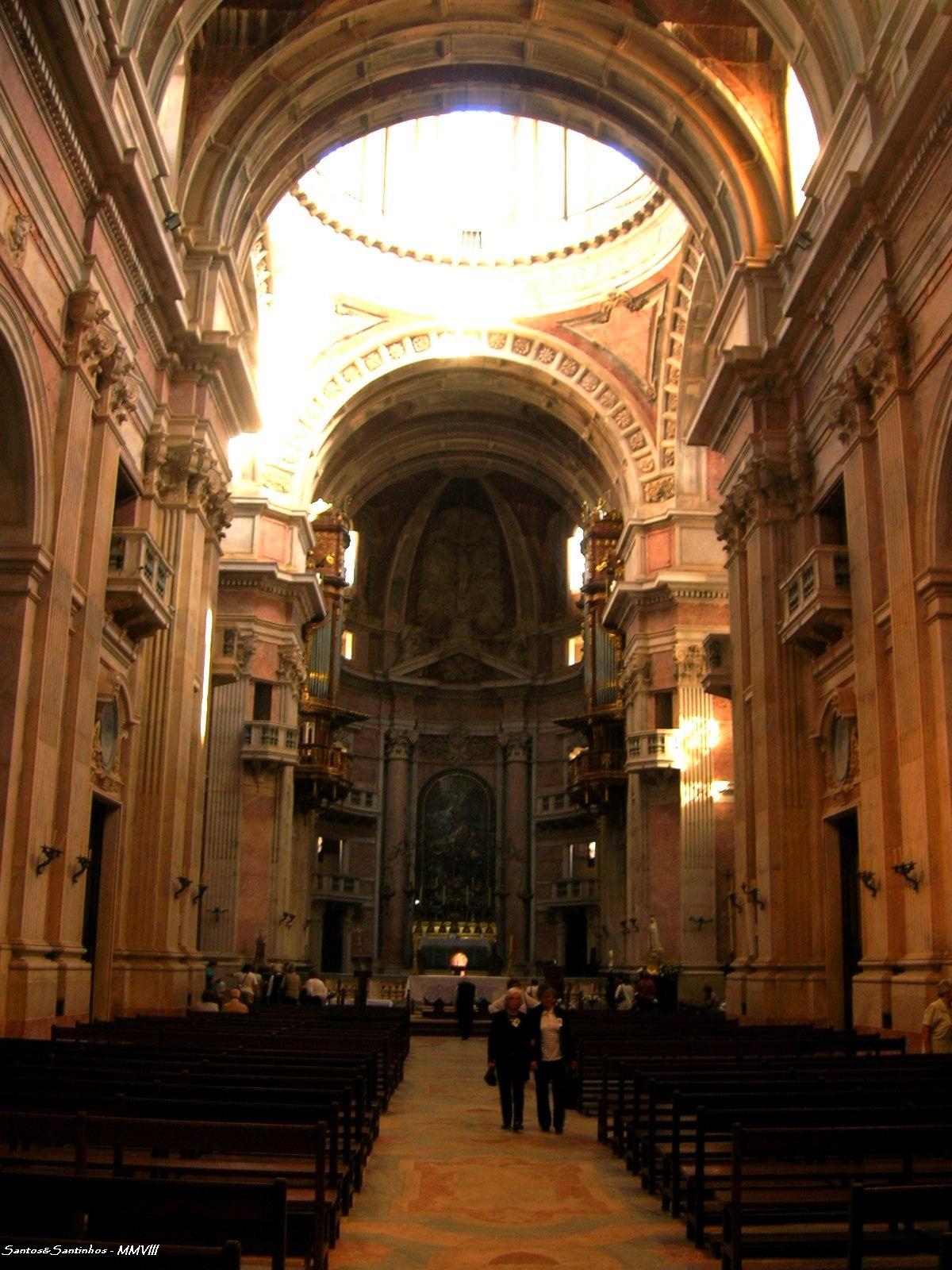 [mafra_interiorbasilica.JPG]