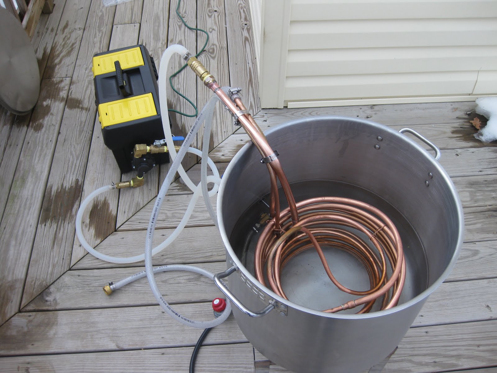Wort Pump in a Toolbox 4 Connections