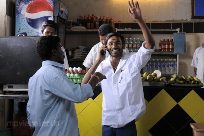 Dhanush Aadukalam Stills, Aadukalam Dhanush Photo Gallery