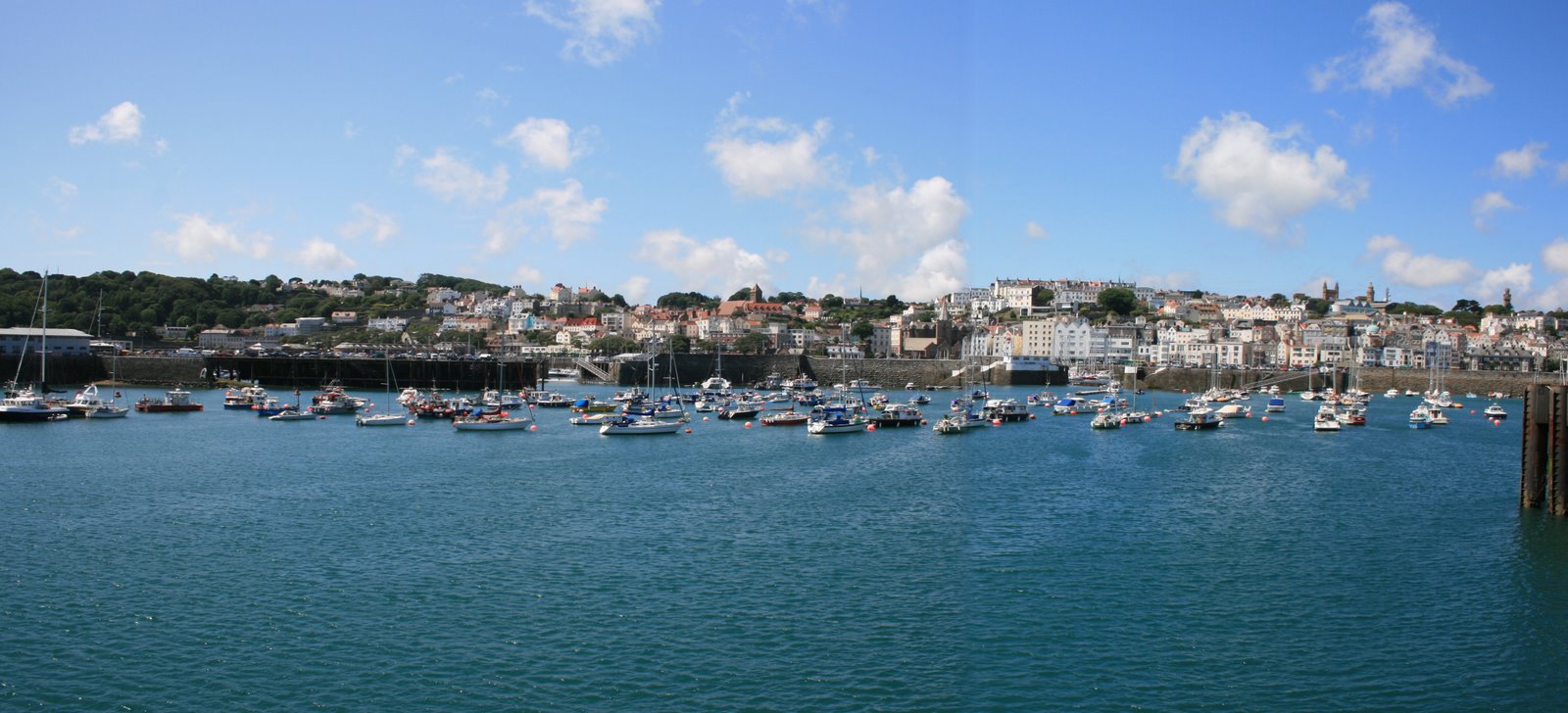 [St.Peter+Port+July+2009.jpg]