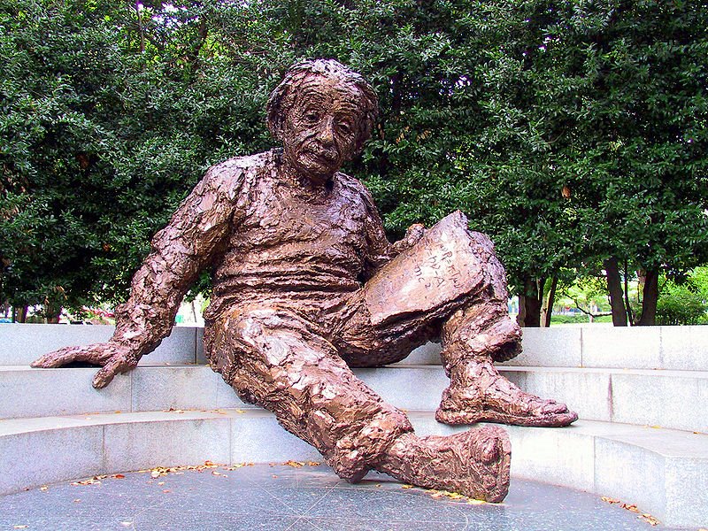 [800px-Einstein_Memorial.jpg]