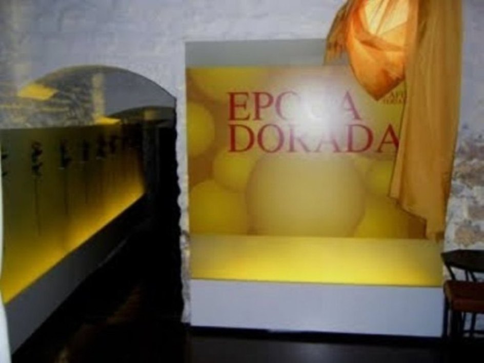 DISCO PUB "EPOCA DORADA" En Lorca