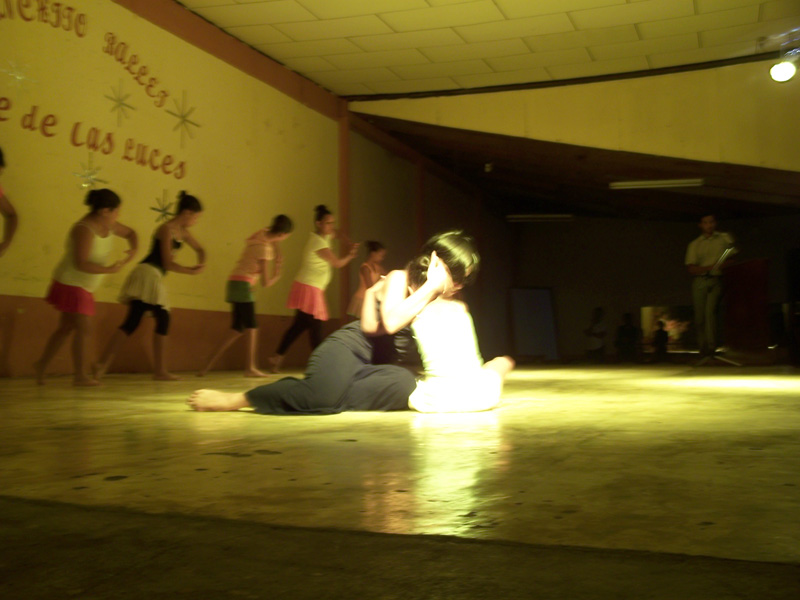 [05-Performance2.JPG]