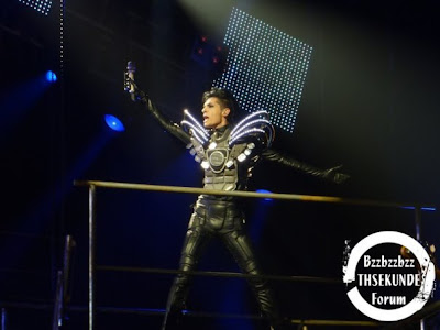 [Photos]Concert Rotterdam 23.02.10. Bzz+%288%29