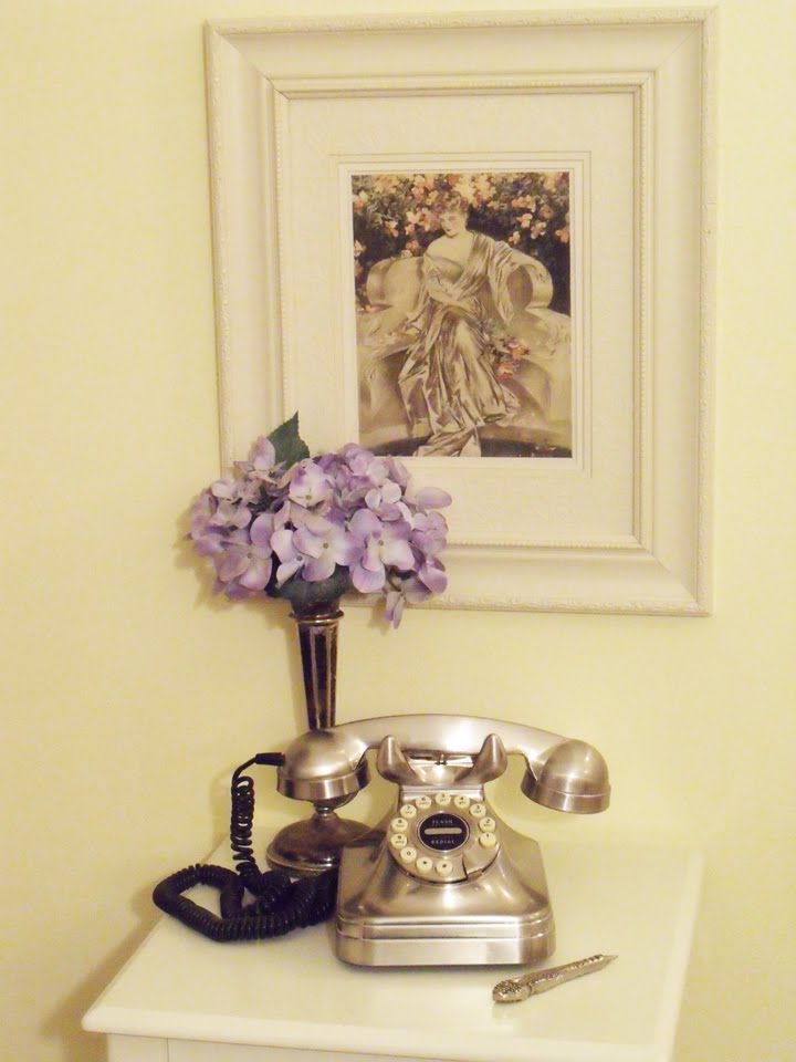 Mod Vintage Life Phone Nooks