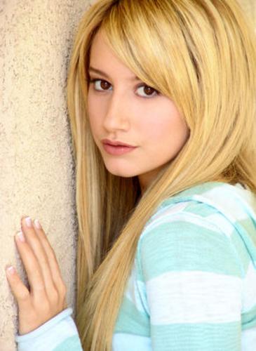 Ashley Tisdale wallpapers 2011