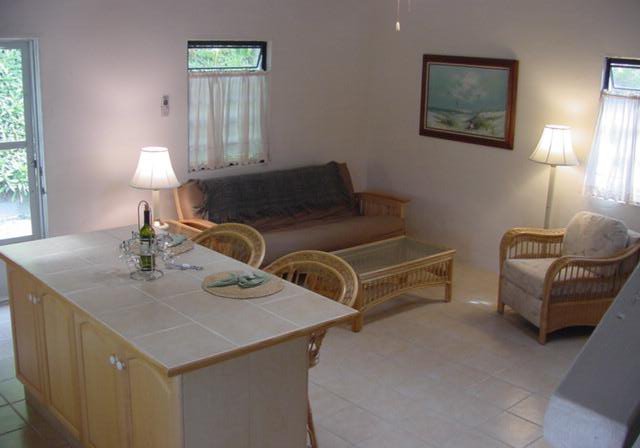 [Unit+B+living+room.bmp]