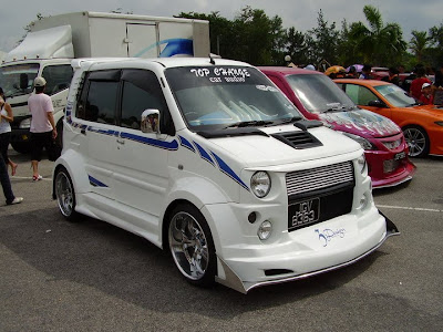 Extreme Perodua Kenari wide body audio car