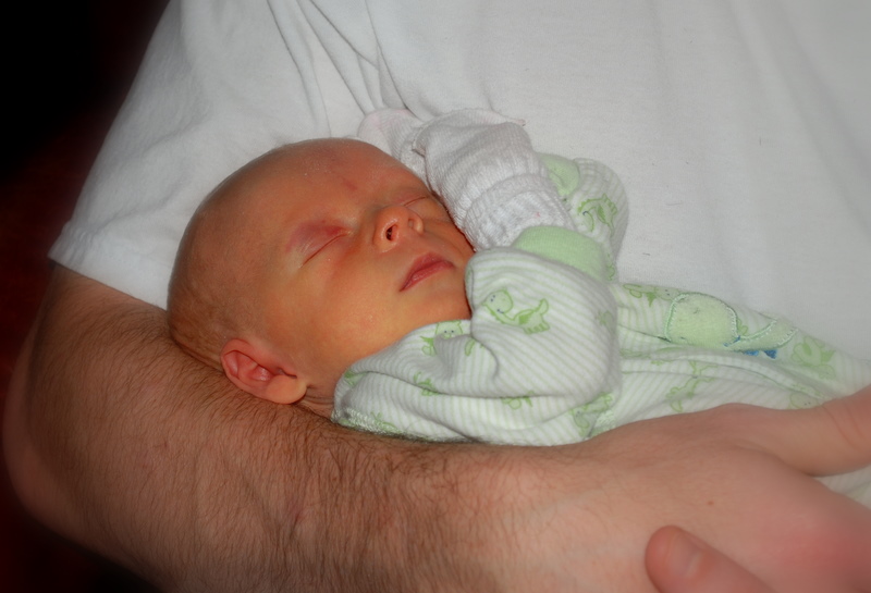 [Camden+in+his+Daddy's+arms.jpg]