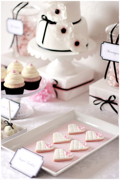 pink black and white cupcakes