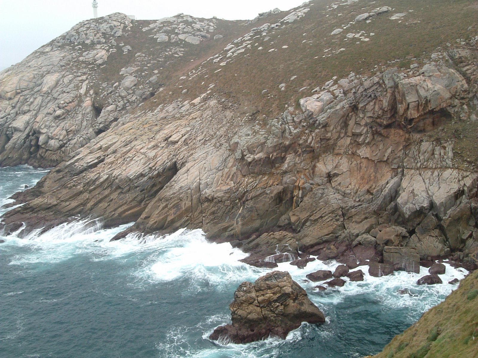 [lateral+del+faro+roncadoira2.JPG]
