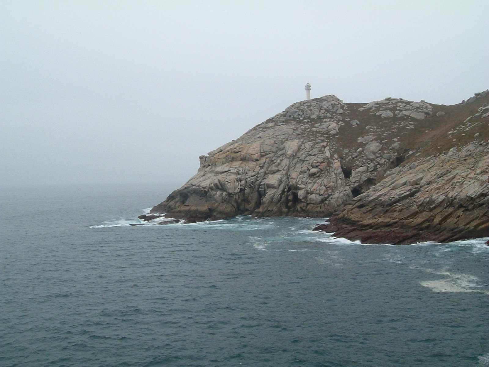 [faro+roncadoira+desde+p.montecelos.JPG]