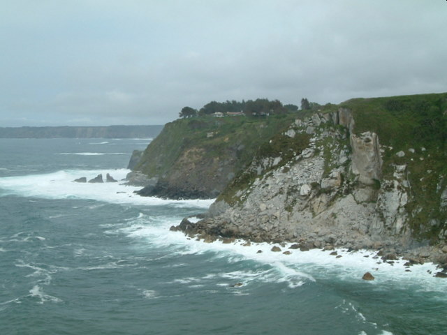 [acantilados+en+luarca.JPG]