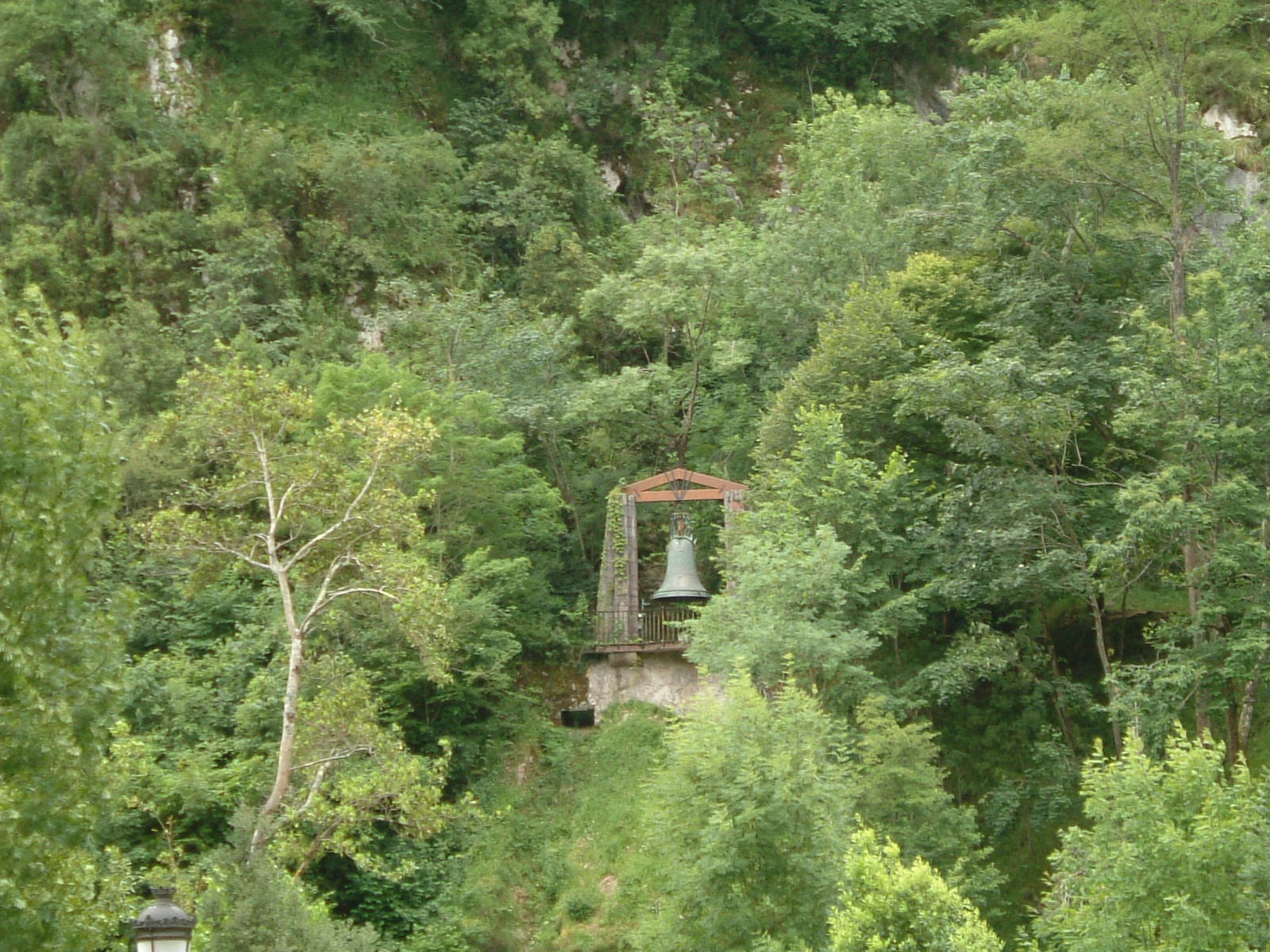 [27-campana+monumental.JPG]