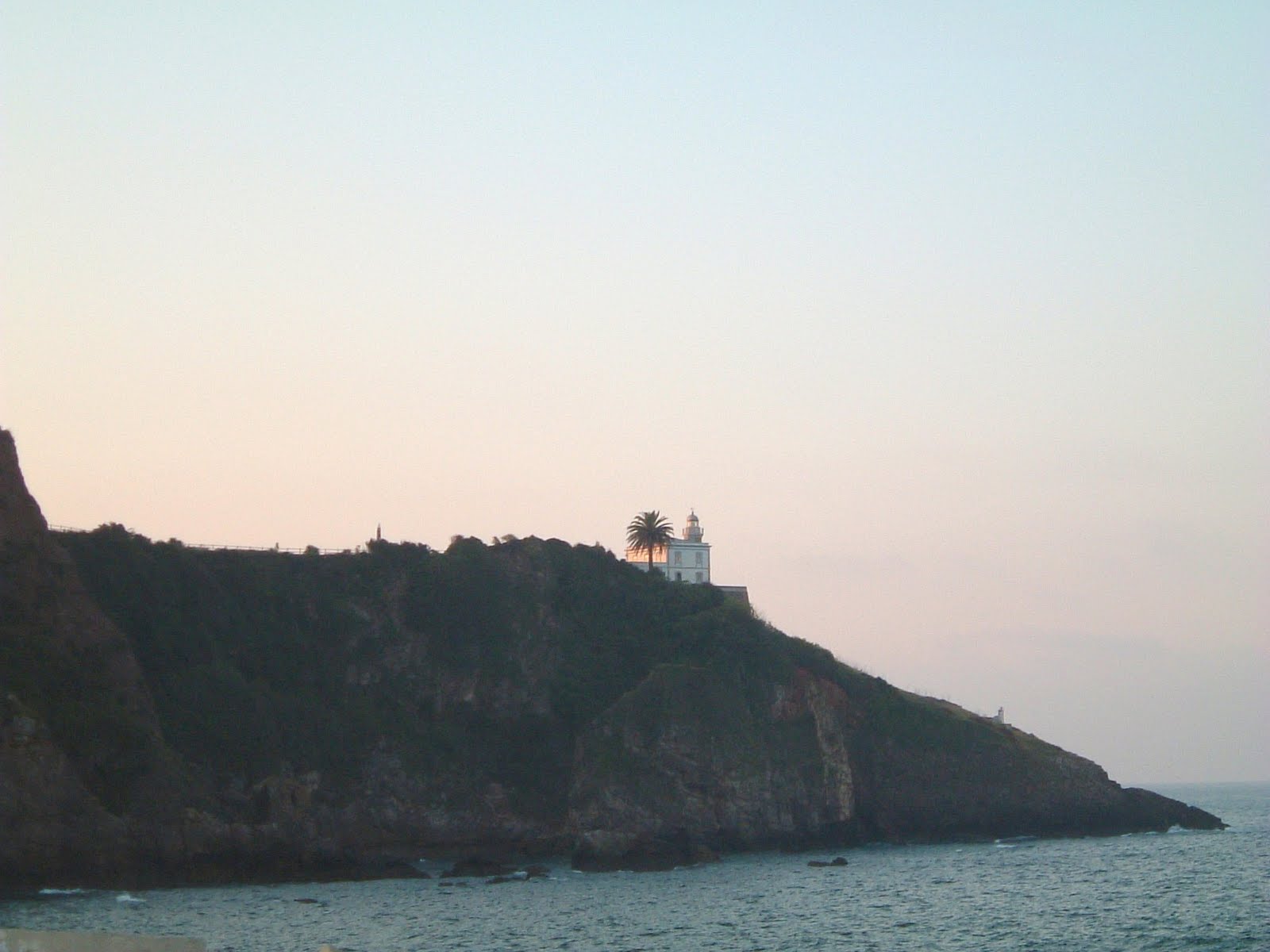 [faro+de+candas+1.JPG]