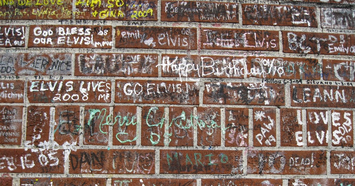 MAYBE BLOGGING WILL HELP TOUR DIARY BONUS GRACELAND GRAFFITI