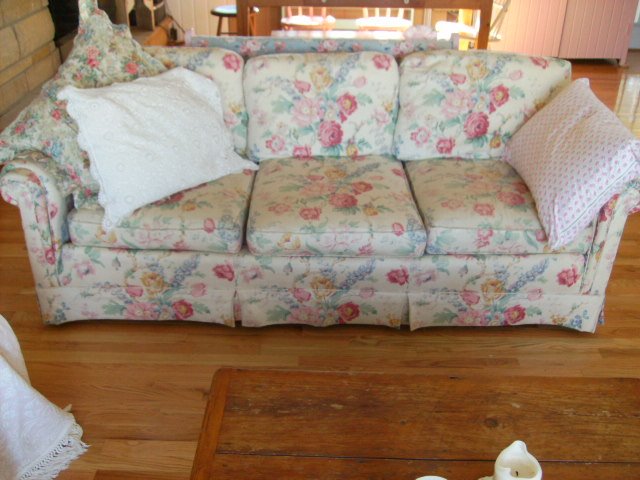 [SofaB.JPG]