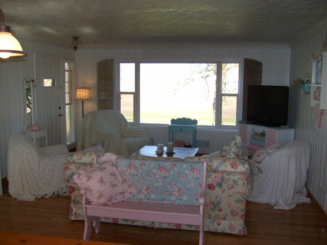 [PictureWindowFRONT.JPG]