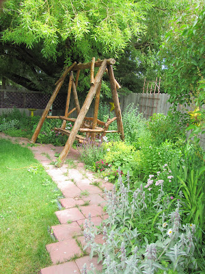 Buckets of Gardening Ideas: Mid Point - Summer Garden