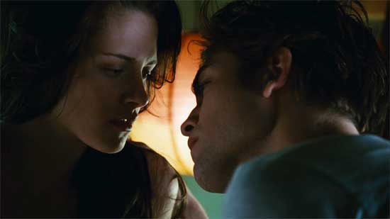 http://3.bp.blogspot.com/_MNzDQpH8Hlk/SZVUaUkugfI/AAAAAAAAAAM/jIZhYIgEcGw/S1600-R/Bella+Edward+cs%C3%B3k.jpg