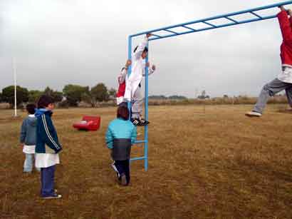 [escuela-12-plaza.jpg]