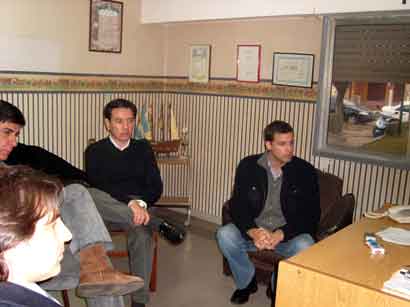 [policia-reunion-3.jpg]