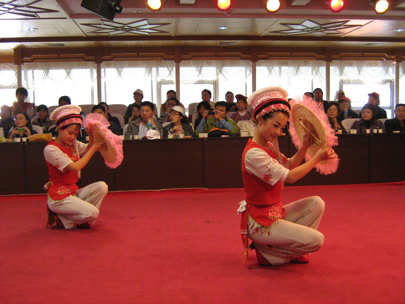 [照片+1047.jpg]