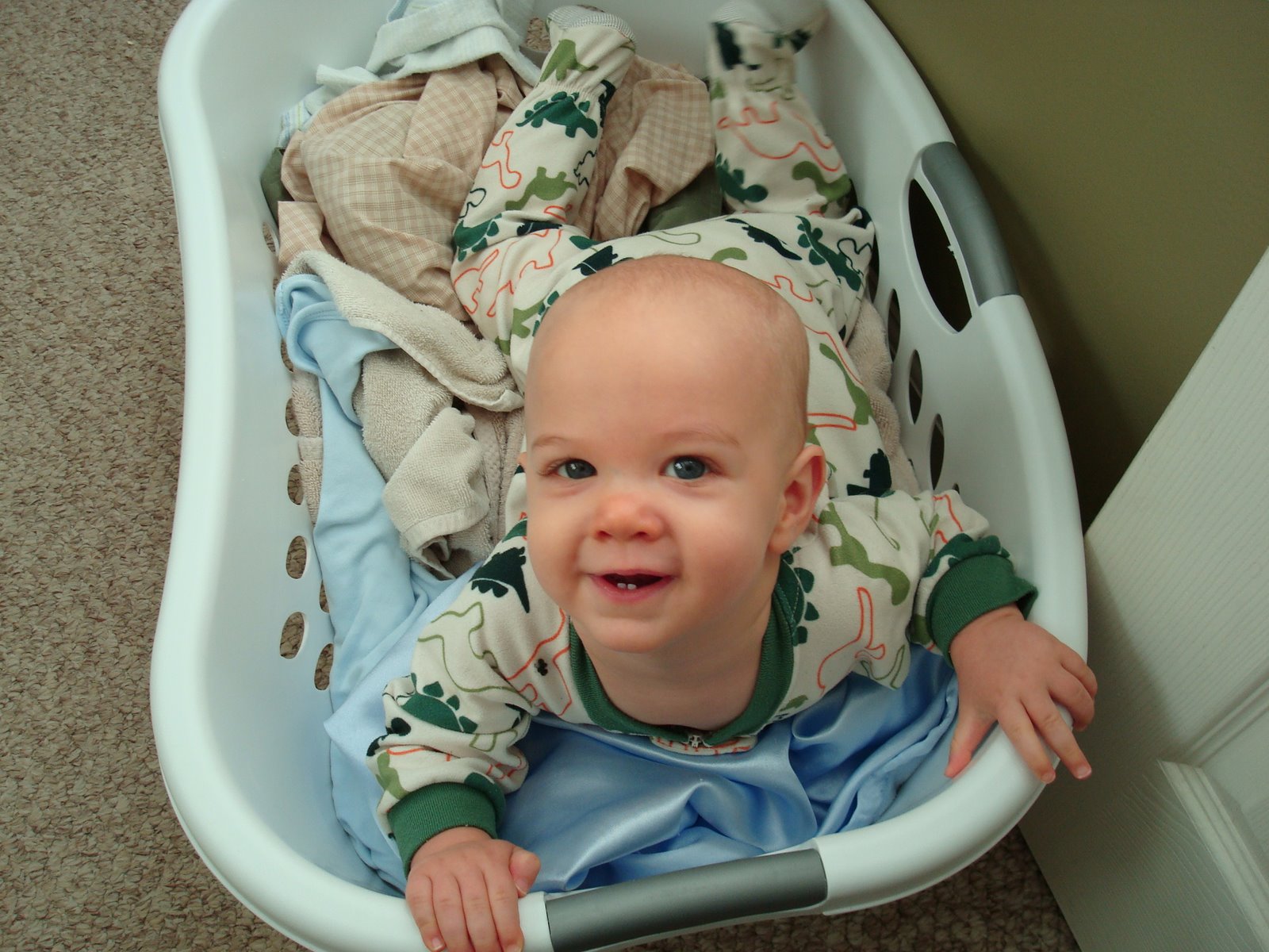[Laundry+Basket.JPG]