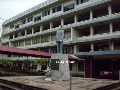 FQD Monument in front of College of Dentistry