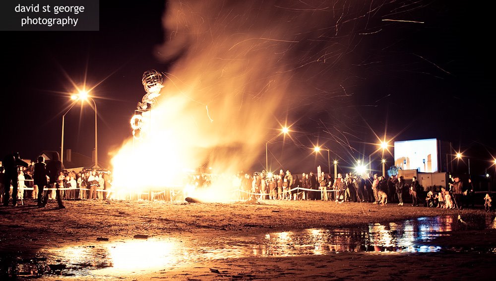 [BurningSculpturePetone_DST61495.jpg]