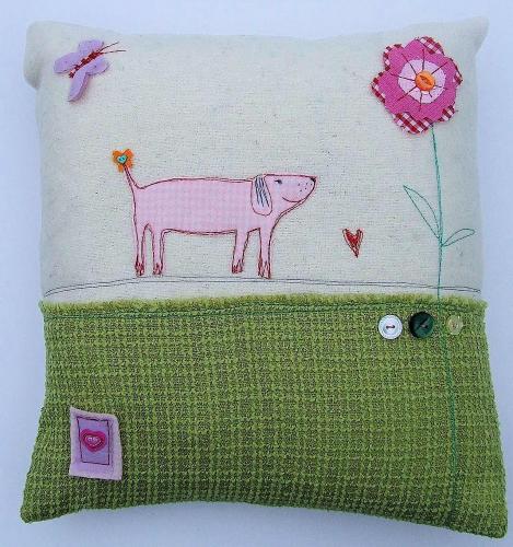 [pink_dog_cushion.jpg]