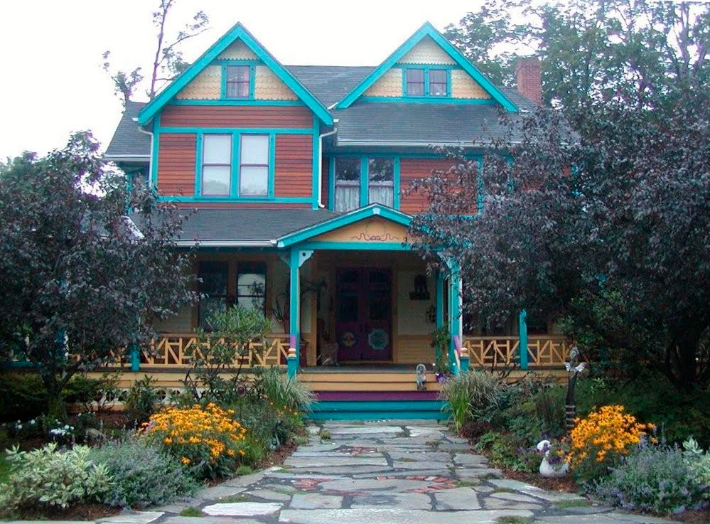 [front+before+roof+copy.jpg]