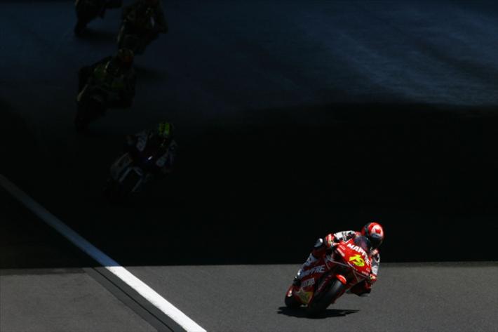 [alvaro-bautista-motegi-2009-japan.jpeg]