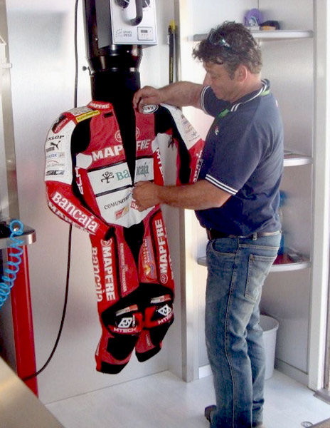 [mtech-leathers-racing-service-2.jpg]