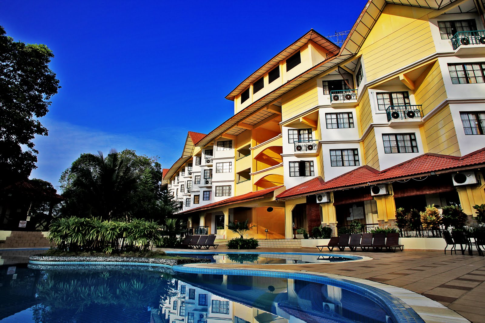 SURIA RESORTS & HOTELS Suria Cherating Beach Resorts.
