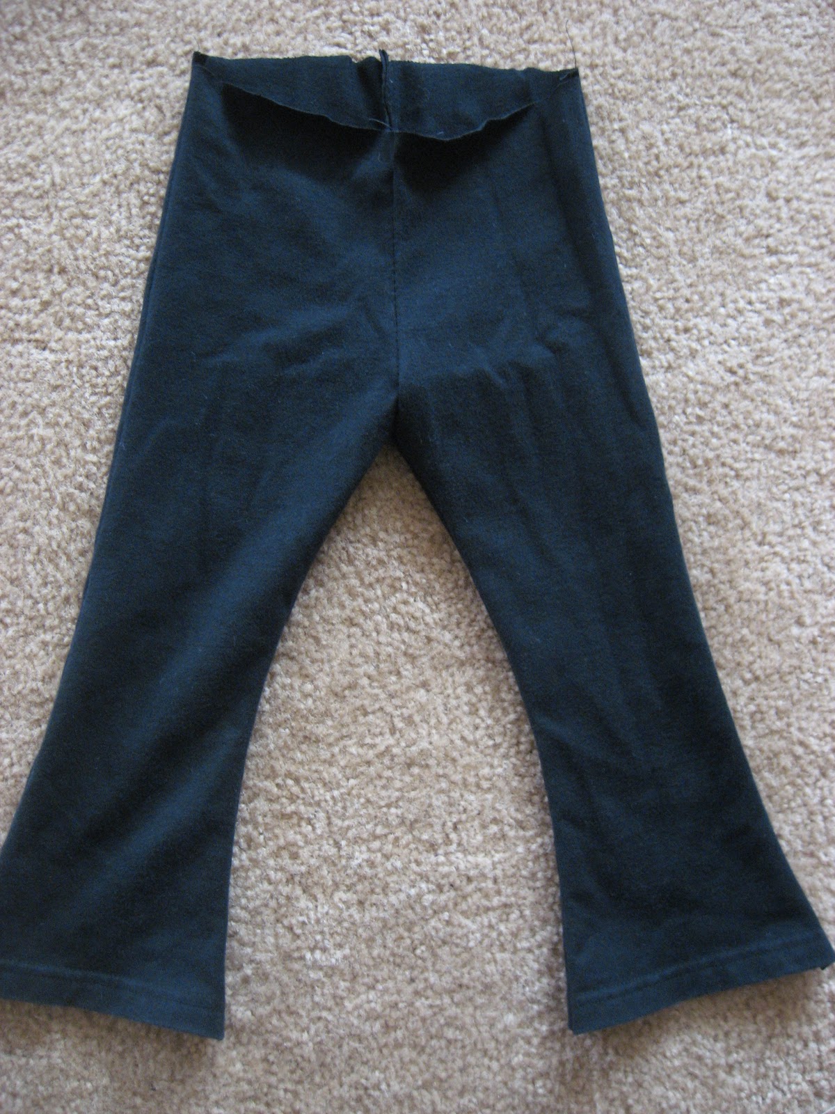 Naptime Craftime toddler yoga pants tutorial