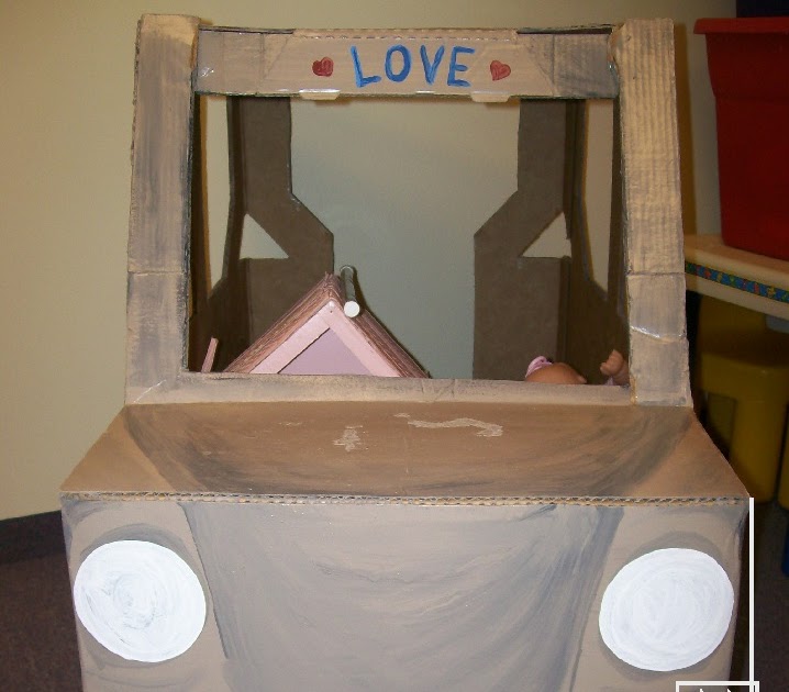 Widget Worm Cardboard Jeep
