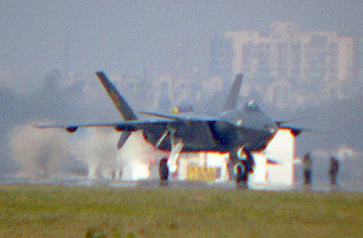 chengdu j 20 fighter. J-20 stealth fighter are