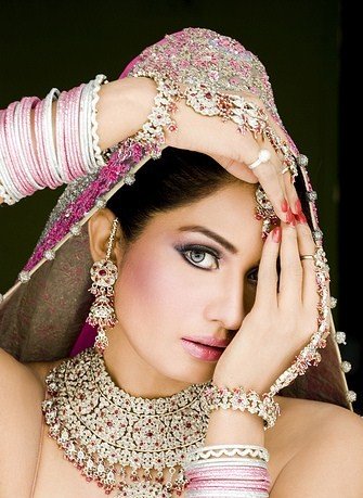 5 Amazing New Pakistani Bridal Dresses