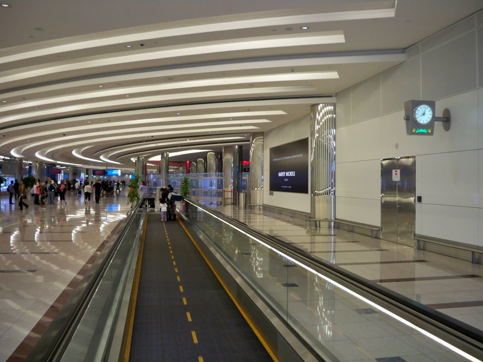 துபாய் விமான நிலையம். - Page 3 Dubai+Airport+2