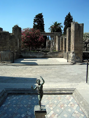 Atrium of the House of the Faun (Pompeii), by get directly down at flickr (2006)