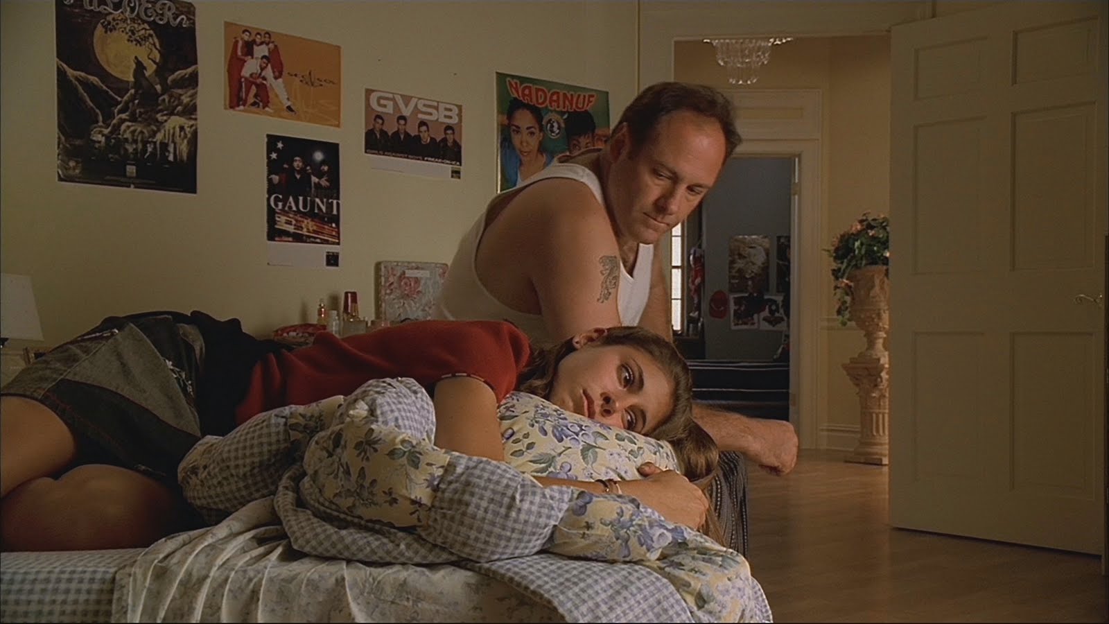 10_sopranos_season_1_blu-ray.jpg