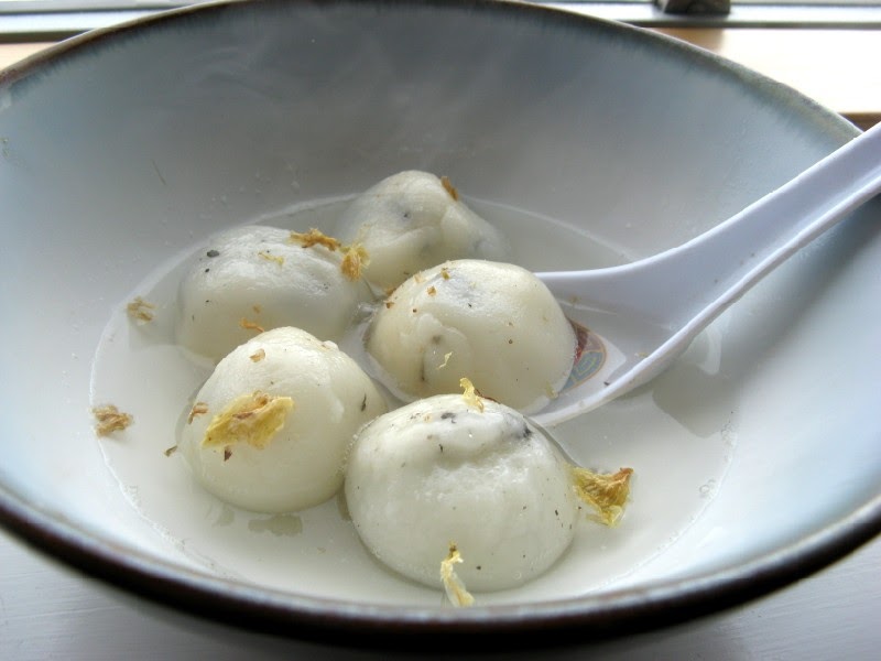 Hollow Legs Black Sesame Dessert Dumplings