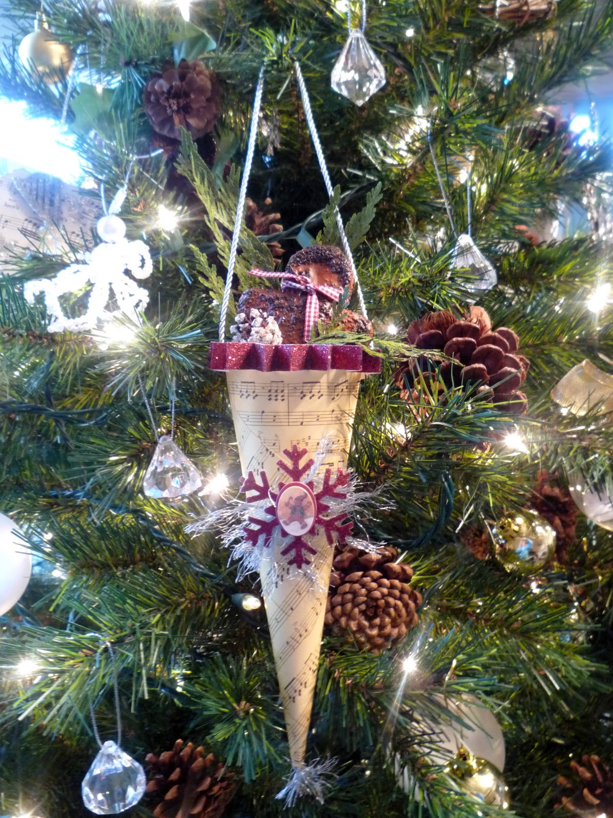 Crafty Sisters K & Company Vintage Paper Ornaments