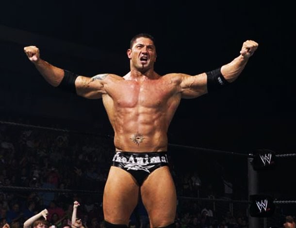 EXCLUSIVO! El luchador profesional de la WWE y cuatro veces campeón mundial  de peso pesado Batista (también conocido como David Bautista, Jr) aprovecha  el tiempo de recuperación de la cirugía para disfrutar