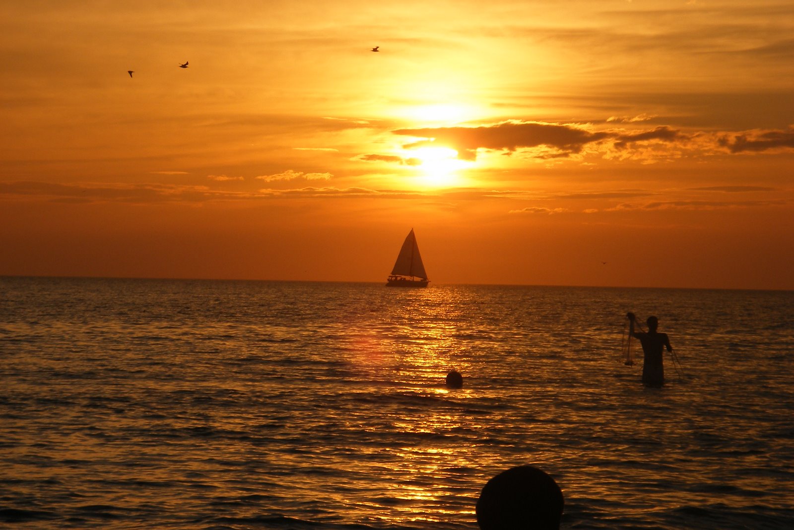 [Sailboat+at+sunset.jpg]