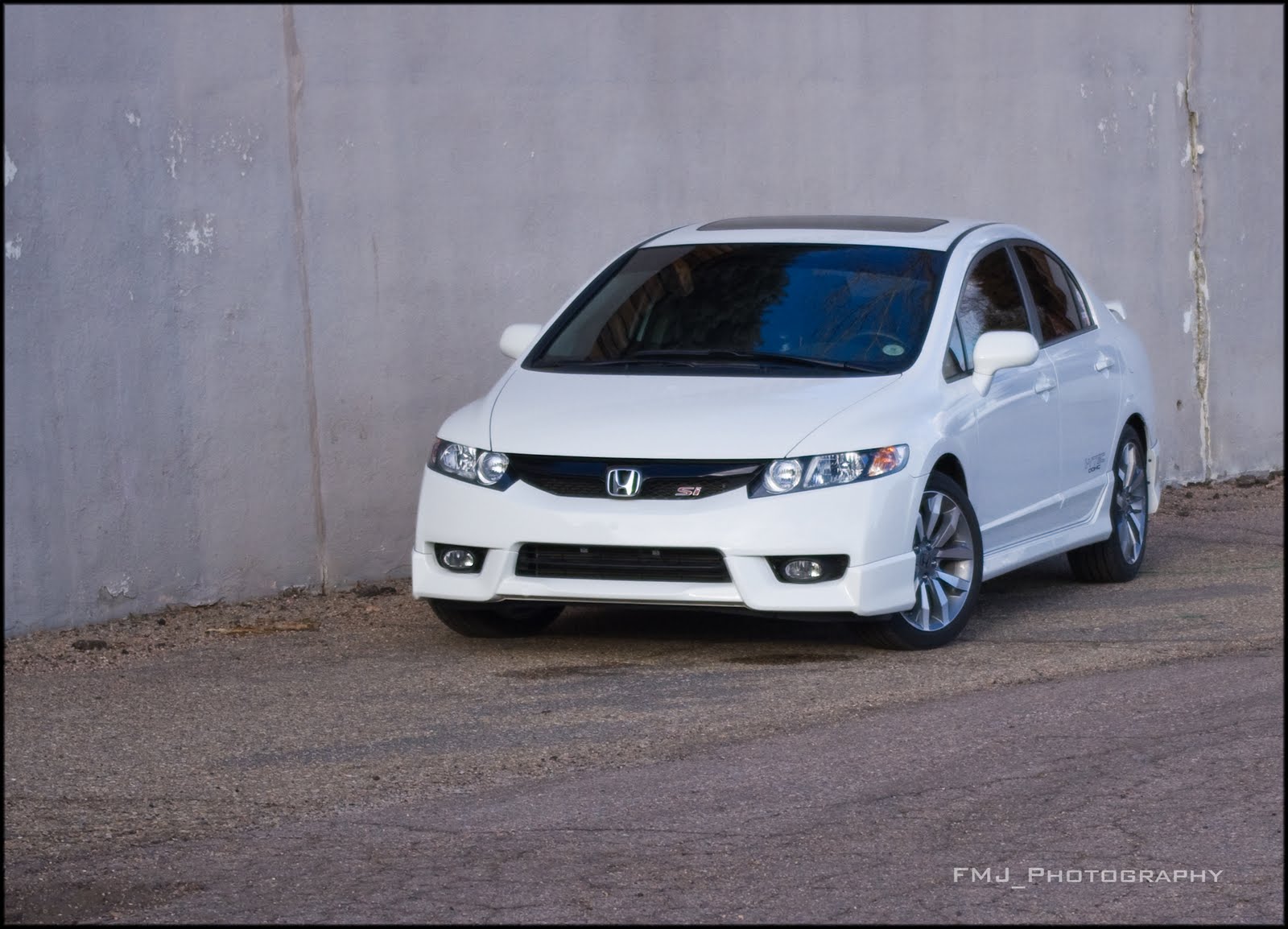 [Front-ThreeQuarter-2.jpg]